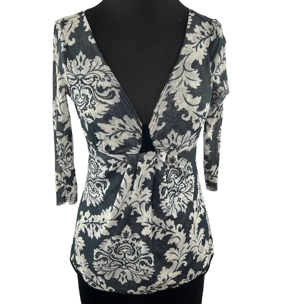 Sweet Pea Stacy Frati Gray White Floral V-Neck 3/4 Sleeve A-Line Blouse Top M